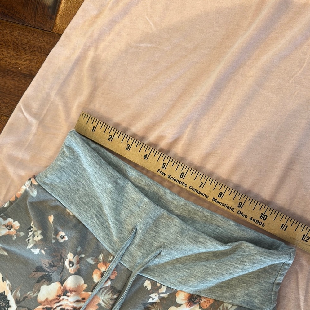 Floral Gray  Pants with Pink Tank Top - Picture 4 of 7